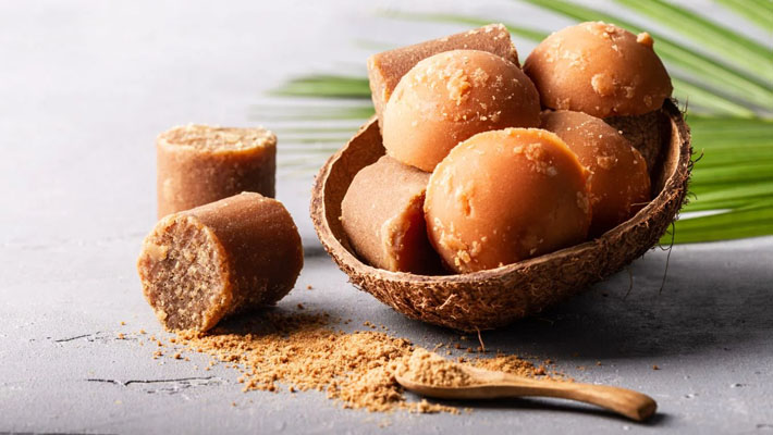 jaggery helps woman to get relaxation from periods pain hyp