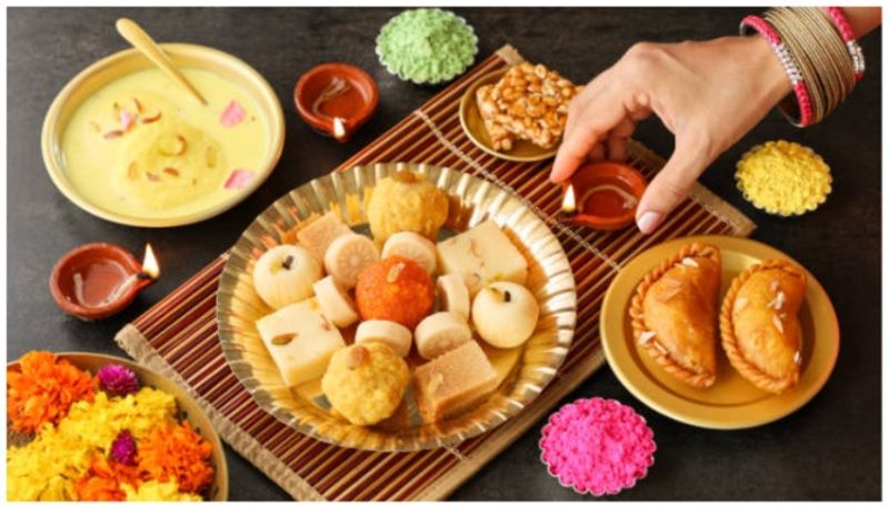 know the importance  of diwali and sweets-rse- 