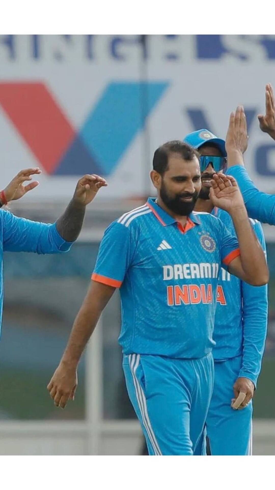 Shreyas Iyer asking for the medal from the fielding coach T Dilip after the devon conway catch during IND vs NZ 21st World Cup Match at Dharamsala rsk