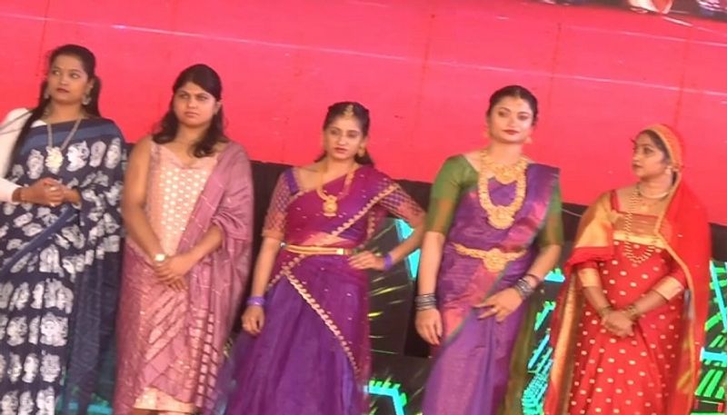 Women Enjoyment in Dasara Festival in Kodagu grg 