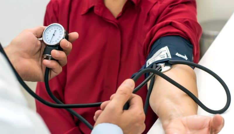 Is low blood pressure fatal ? Here are 5 signs to look out for.. Rya