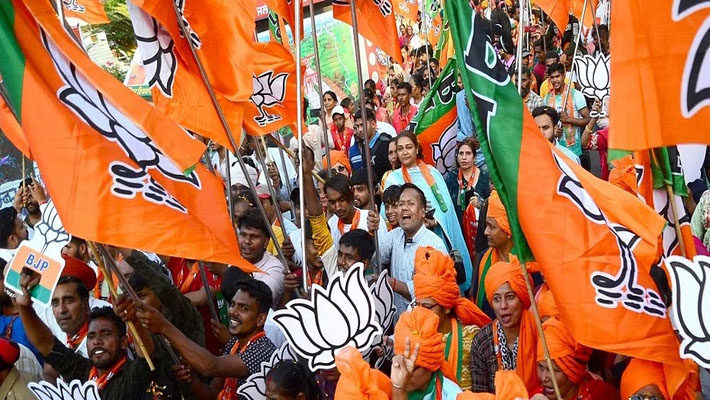 Telangana BJP leader vivekanand resigns from bjp likely to join congress smp