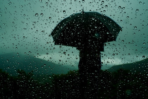 According to the Meteorological Department, there is a possibility of heavy rain in 13 districts of Tamil Nadu today KAK