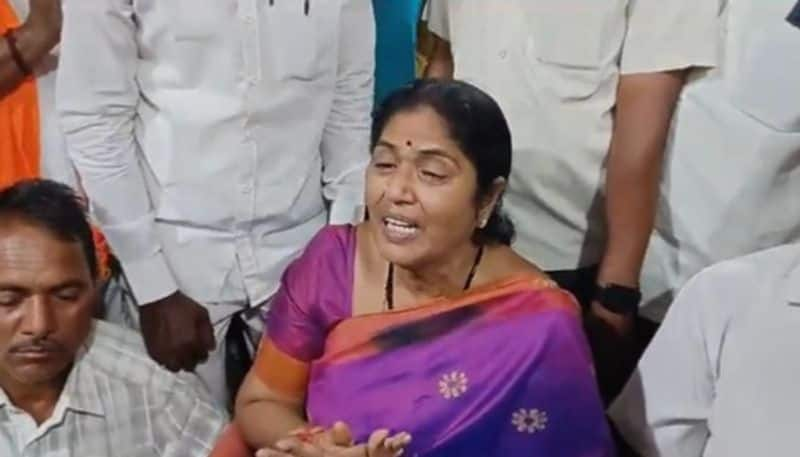 BJP Ramadevi gets emotional after Not getting party Ticket For Telangana Assembly Election 2023 ksm