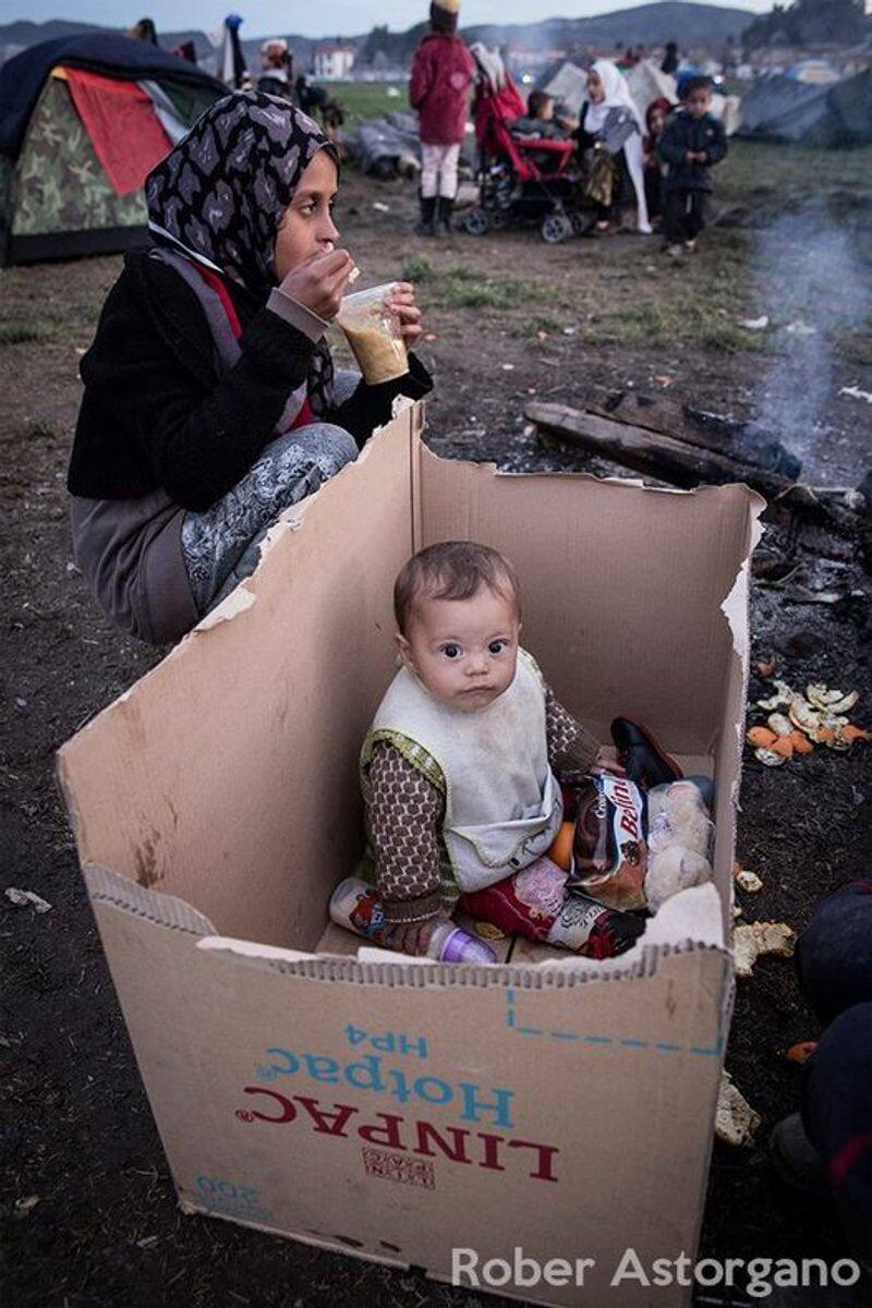 Fact Check Photo of child sitting in a cardboard box is not from Gaza jje