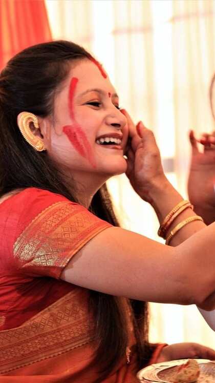 450 साल पुरानी है सिंदूर खेला की परंपरा