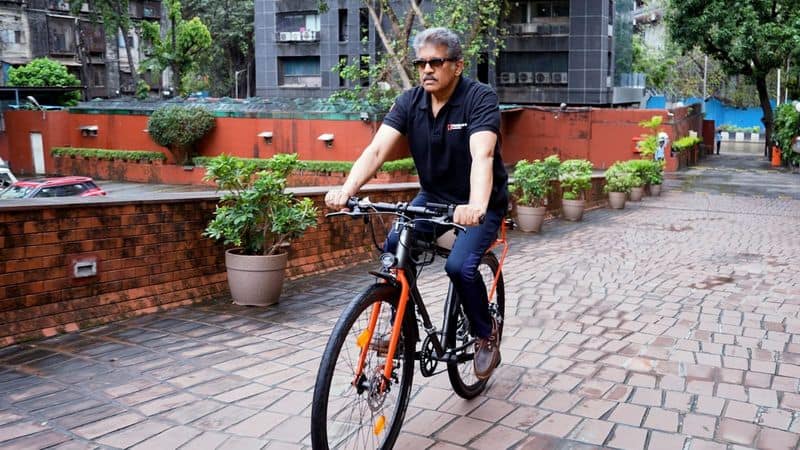 Anand Mahindra Share Hornback X1 world first foldable e bike Developed by IIT Bombay students ckm