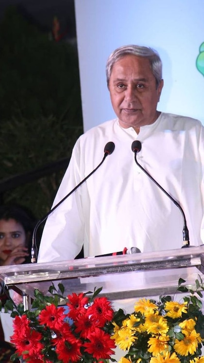 <p>तीसरे नंबर पर उड़ीसा के सीएम नवीन पटनायक का नाम है। वह 63 करोड़ से ज्यादा की संपत्ति के मालिक है। </p>
