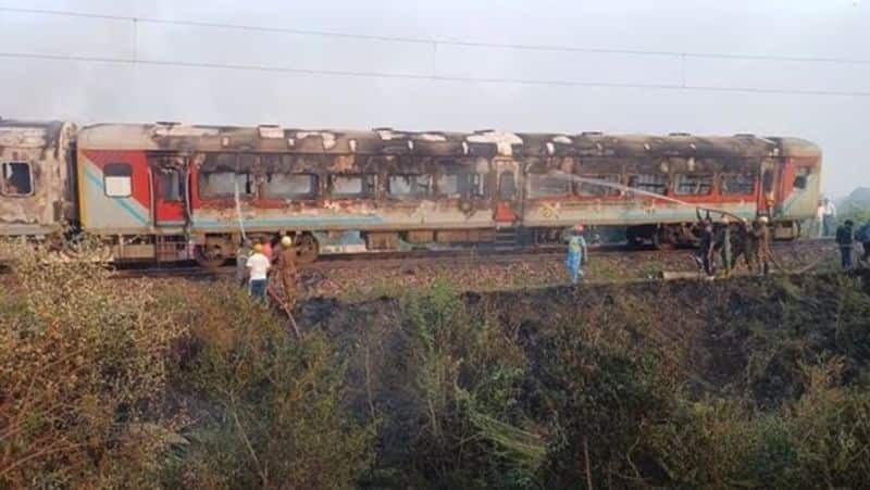 Two coaches of Patalkot Express catches Fire smp