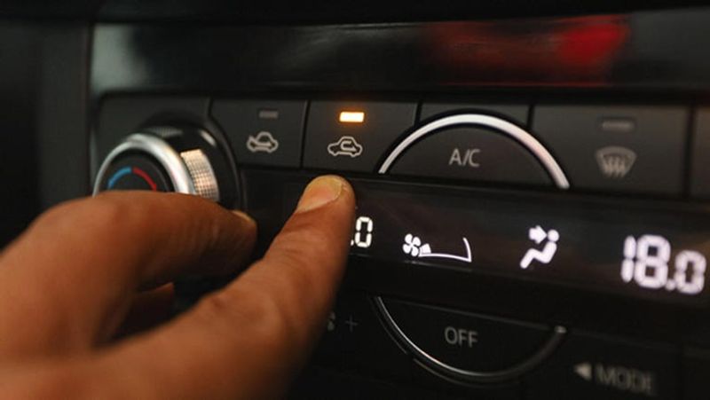 Mechanic warns drivers not to use this button in cars on long drives smp