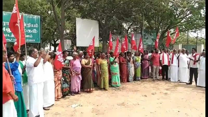 india communist party protest due to give a salary who worked at mahatma gandhi rural employment scheme in tirupur vel