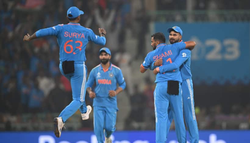 ICC World cup 2023: టీమిండియా డబుల్ హ్యాట్రిక్ విక్టరీ... సెమీస్ రేసు నుంచి ఇంగ్లాండ్ అవుట్.. 