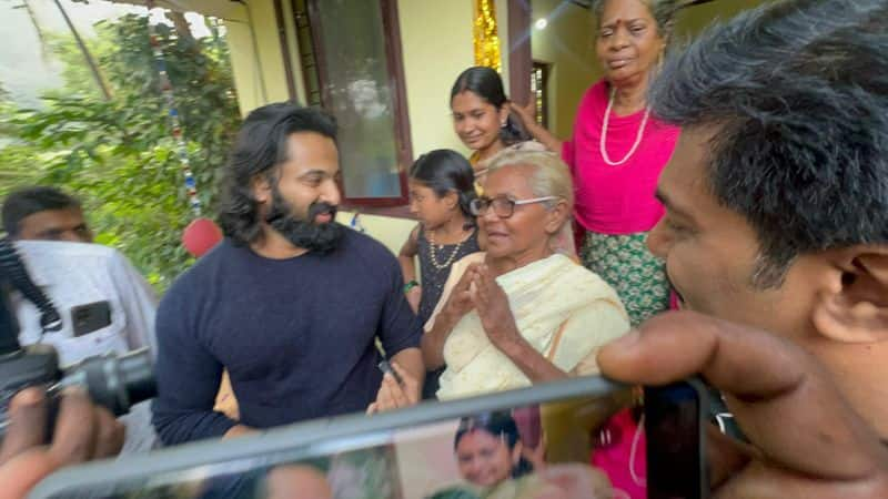 actor Unni mukundan helping 75 year old women Annakutty nrn