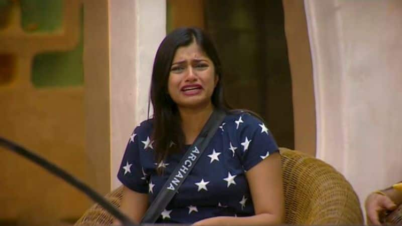 BiggBoss Wildcard contestant Archana crying because of maya behaviour gan