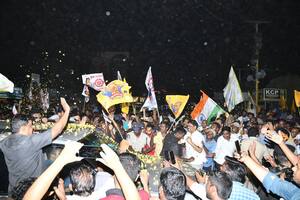 రాజమండ్రి టు ఉండవల్లి : సుదీర్ఘ ప్రయాణం తర్వాత ఇంటికి చేరుకున్న చంద్రబాబు..జననీరాజనాలు..