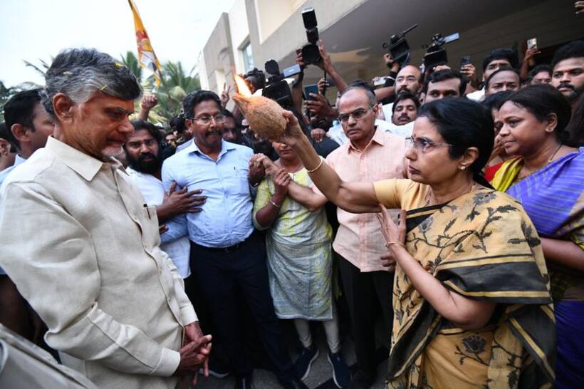 జూబ్లీహిల్స్ నివాసానికి చేరుకున్న చంద్రబాబు .. వైద్యులతో భేటీ, రేపు ఏఐజీ ఆసుపత్రికి టీడీపీ చీఫ్