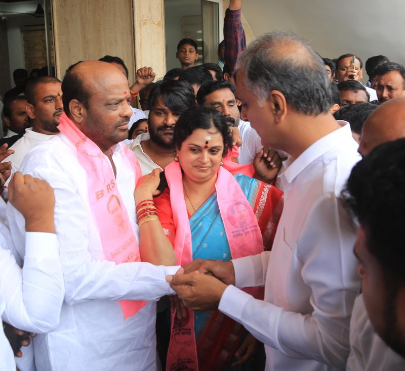  Congress leader muddagowni Rammohan goud  joins in BRS lns