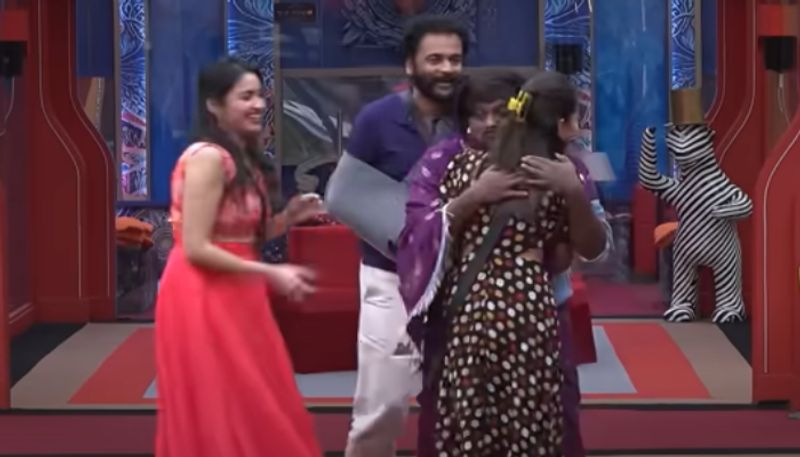 tasty teja wear saree enjoying huggings with shobha shetty and rathika at bigg boss telugu 7 house arj