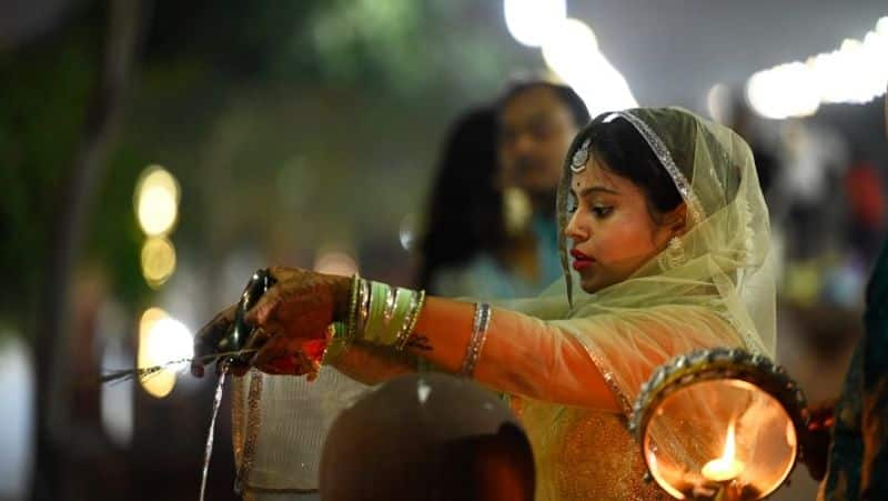 karwa chauth moon sight from lucknow river front zkamn