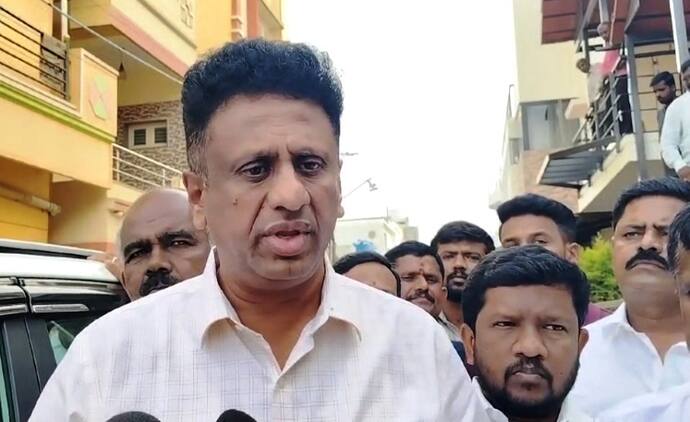 Dr MC Sudhakar