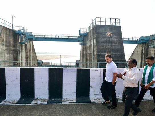 Rahul gandhi  inspects  Rahul gandhi lns