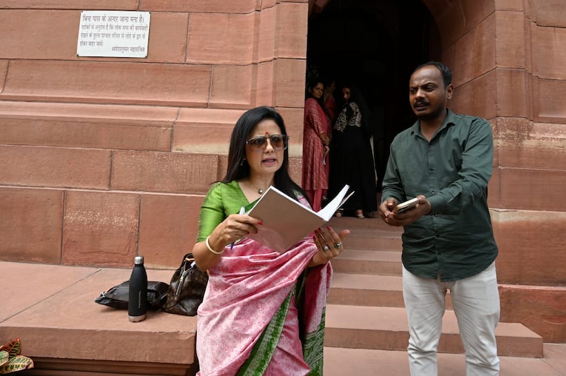 Winter Session of Parliament: Mahua Moitra expelled from Lok Sabha in cash for query case 