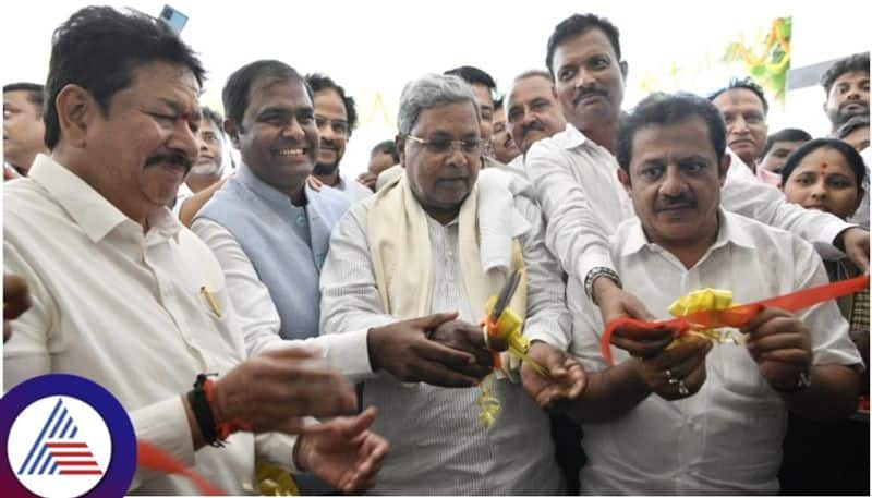 Special Puja at Hampi Virupaksha Temple by CM Siddaramaiah at vijayanagar rav