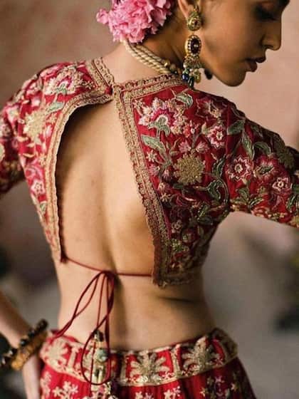 ट्रायंगल बैकलेस डोरी ब्लाउज