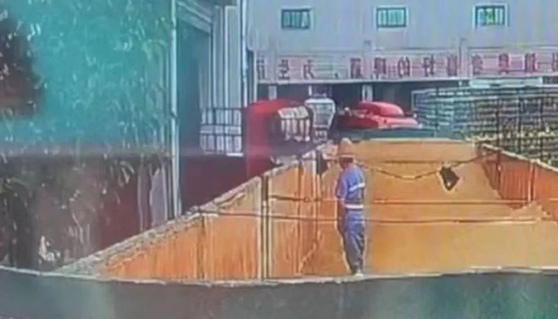 reason behind ware house worker urinates into  Tsingtao beer tank  revealed etj