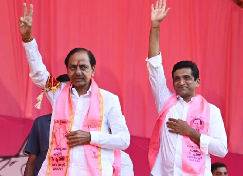 BRS chief KCR addresses at Korutla, says Dr Kalvakuntla Sanjay helped him during hunger strike RMA