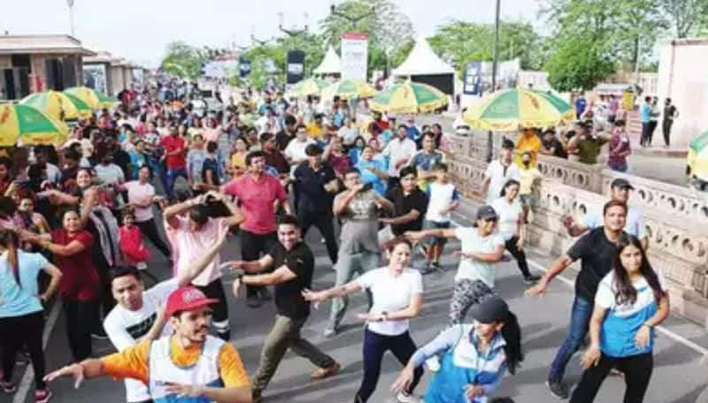 police officers stick conditions for new year celebration in coimbatore city vel