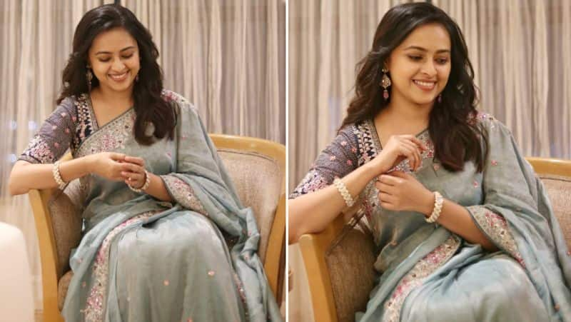 Raid movie heroine Sridivya latest gorgeous clicks in saree gan