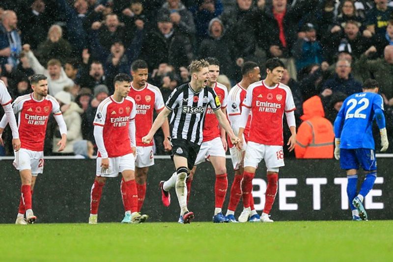 football Robbed Outrage after controversial VAR decision in Newcastle vs Arsenal clash ends Gunners' unbeaten run snt