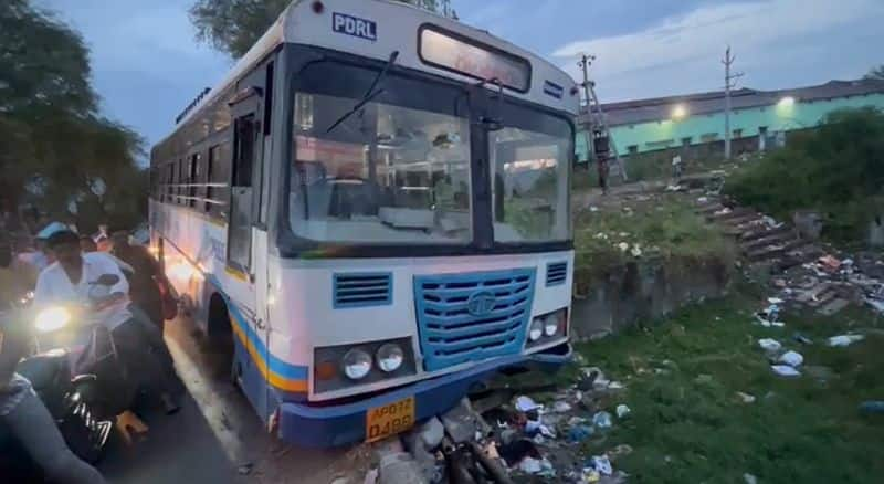 major accident missed in sattenapalli ksp