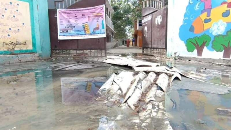 In the Coimbatore Municipal Primary School, the water accumulated in the rain has not been removed-rag