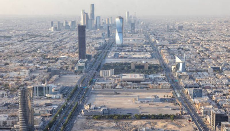 Marafy: Saudi Arabia unveils new megacity project featuring 11-km-long canal 'Oasis' anr