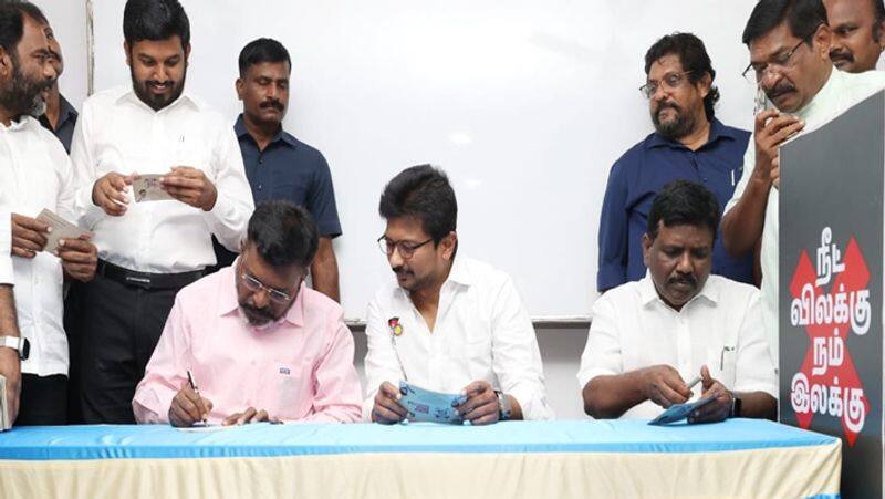 VCK leader thirumavalavan supports ands sign neet ban dmk signature campaign smp