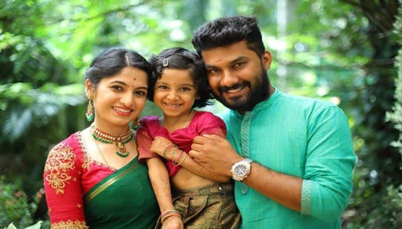 Diya actress Khushee Ravi celebrating wedding anniversary pav