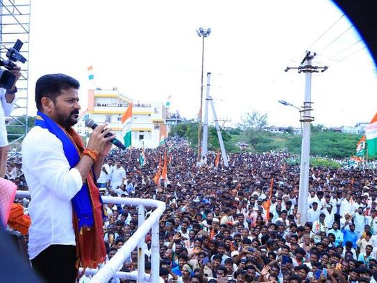 tpcc chief revanth reddy sensational comments on minister errabelli dayakar rao ksp