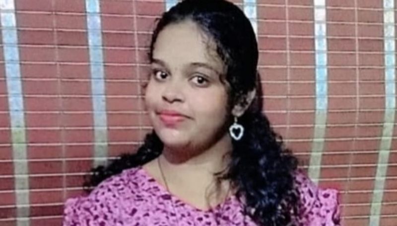 Palakkad native class 10 girl died due to a heart attack vkv