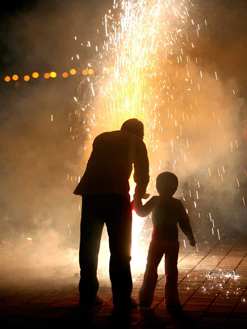 Diwali 2023: Confetti poppers to sparklers, eco-friendly crackers RKK