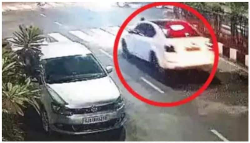 Driver drags cop for 300 meter on car bonnet in Surat