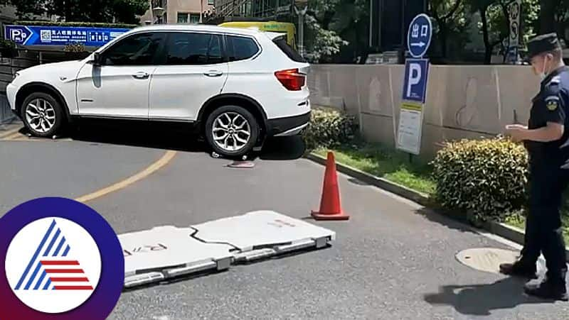 China Developed valet robot compact extendable cart for towing vehicle video goes viral ckm