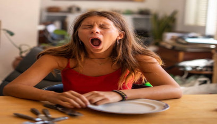 Know the science behind contagious yawning Why we yawn when others do