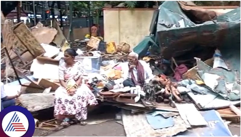 BBMP removed Jayanagar shopping complex encroachment but Nanjundappa resume Slippers stitching sat