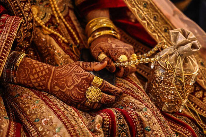 bihar begusarai man marries off wife to her lover ash