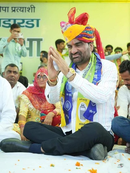 <p>रालोपा मुखिया हनुमान बेनीवाल को राजनीतिक कॅरियर और खेती से यह प्रॉपर्टी मिली है। उनकी सपंत्ति का कोई वारिस भी नहीं है। <br />
 </p>
