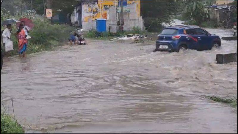 heavy rain at coimbatore vehicle diverted at many places vel