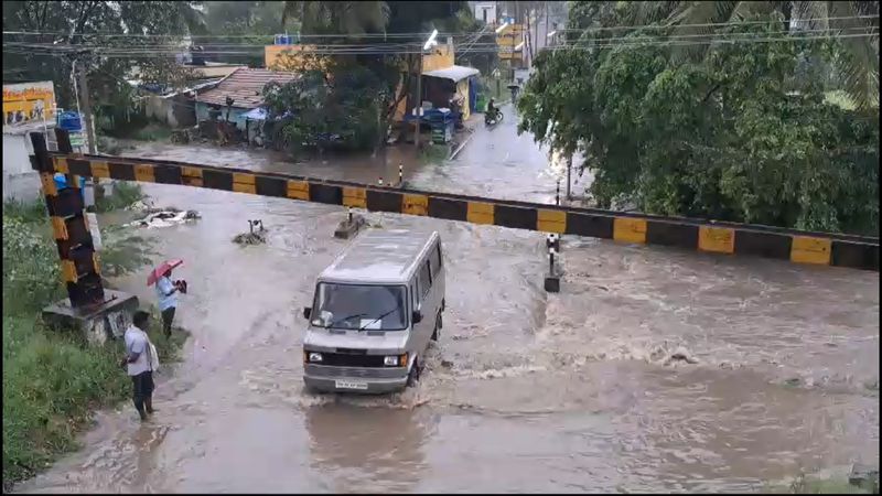 Heavy rain in Coimbatore; water logging; business affected diwali ahead vel