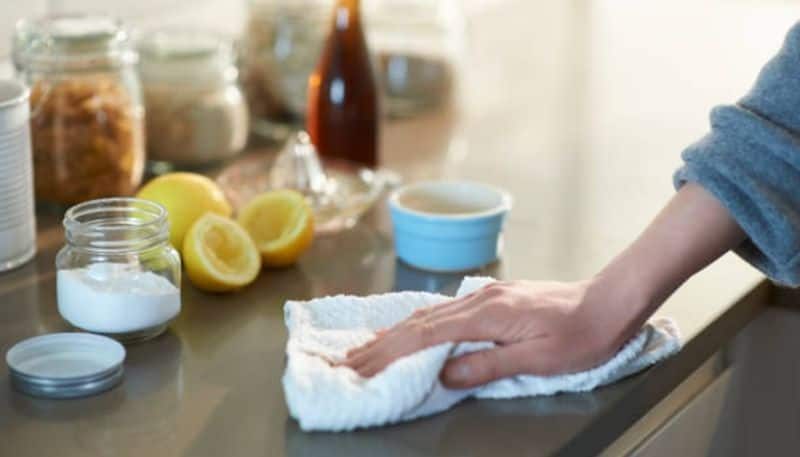 5 EASY tips tp remove oil stains from kitchen tiles gcw